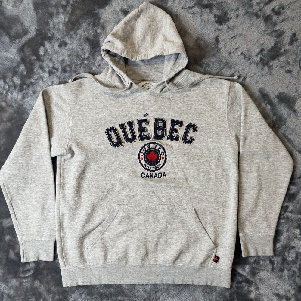 Costal Culture Large Canada Québec Patch Logo Grey Long Sleeve Canada